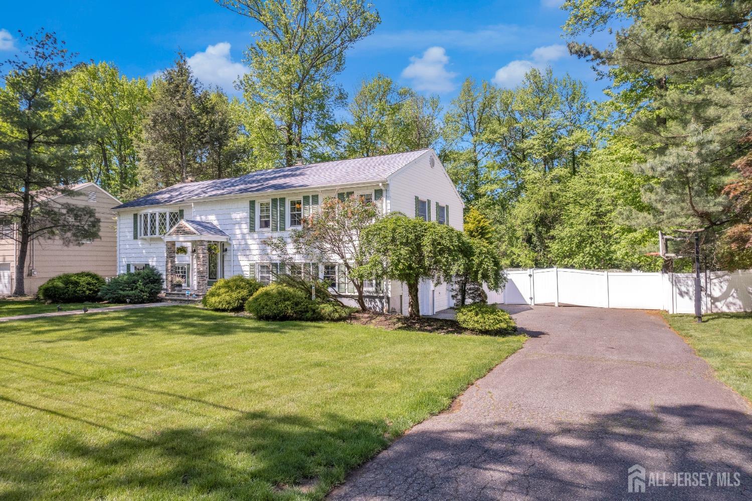 17 Tamarack Road, Edison, New Jersey image 4