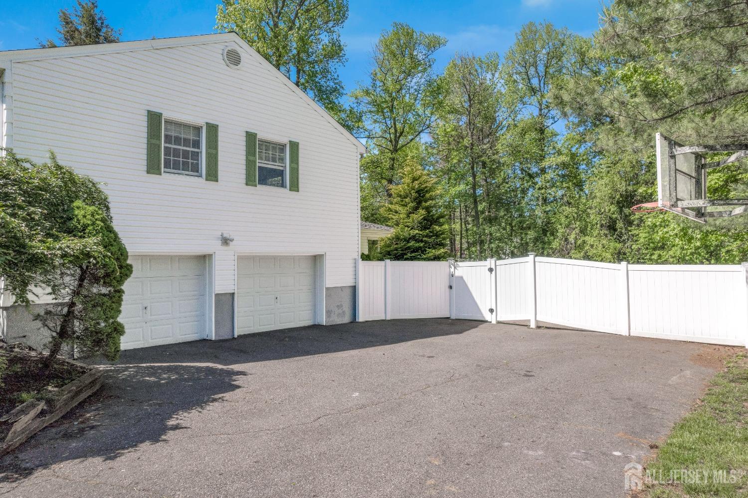 17 Tamarack Road, Edison, New Jersey image 5