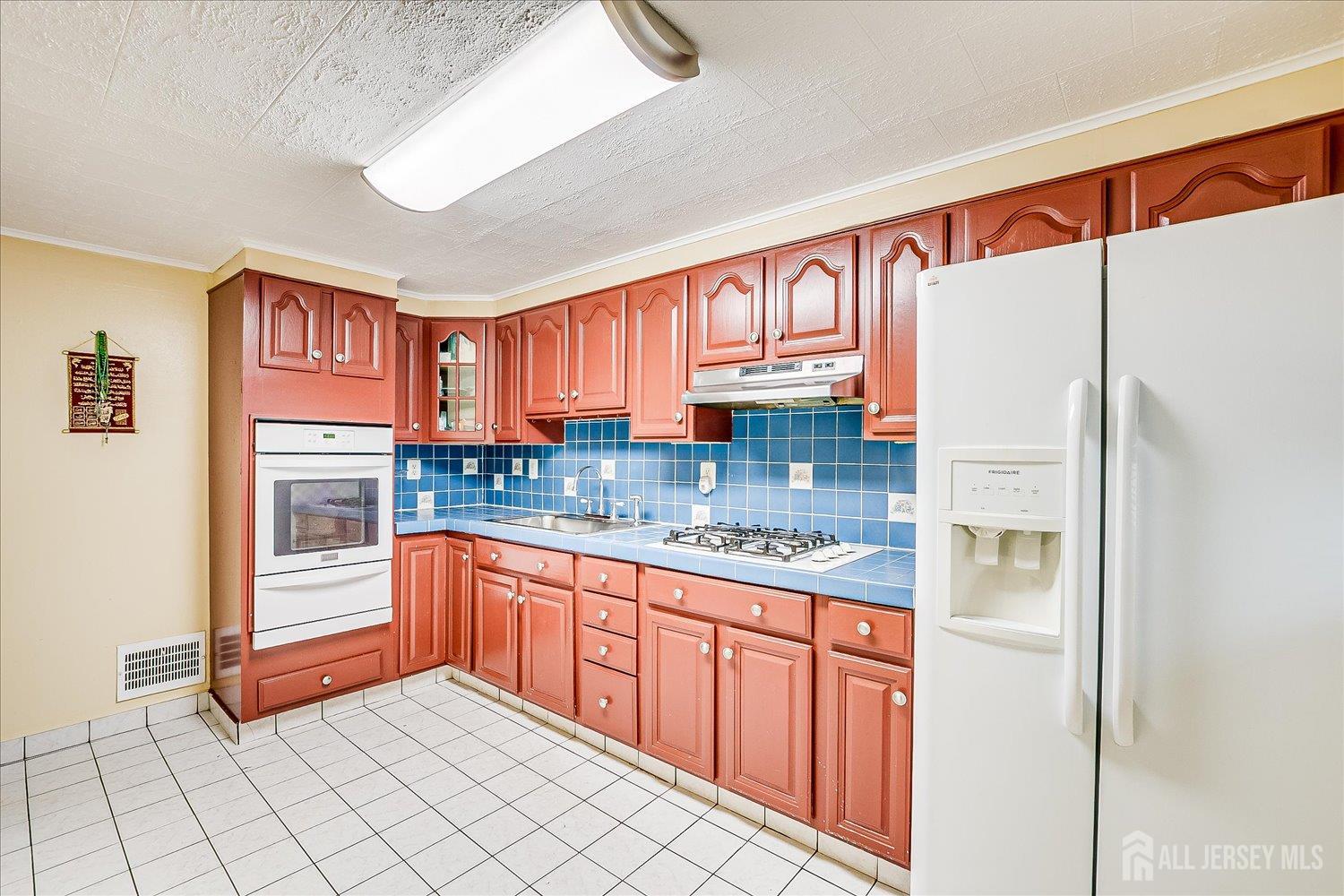 115 W Woodbridge Avenue, Iselin, New Jersey image 9