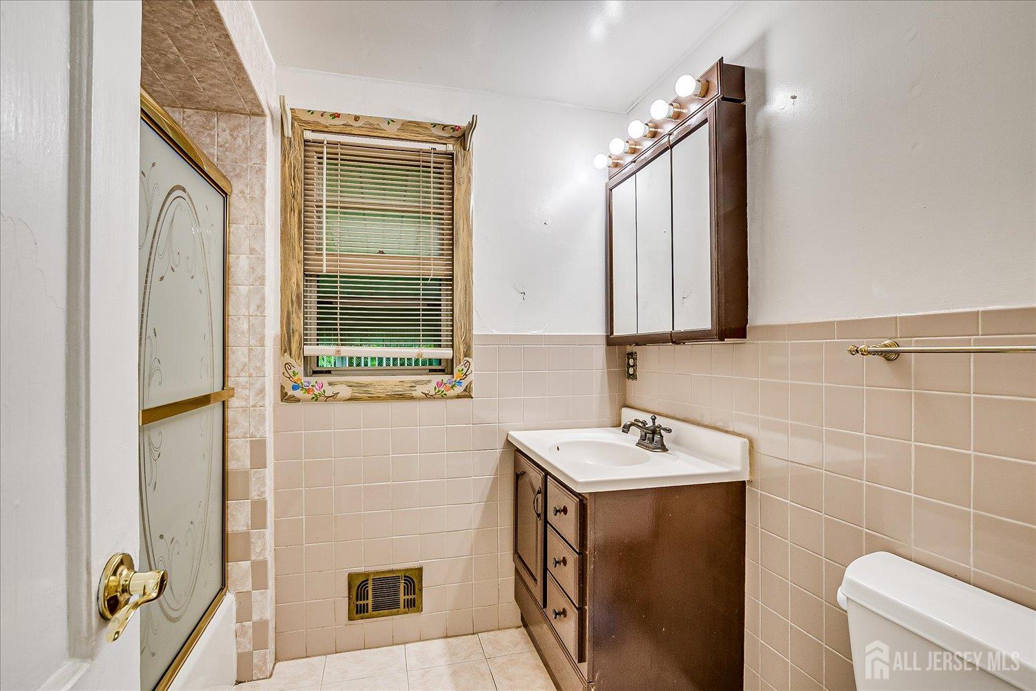 115 W Woodbridge Avenue, Iselin, New Jersey image 15