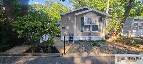 Mobile Home For Sale - 2505 Woodbridge Avenue #44L<br/> Edison, NJ 08817