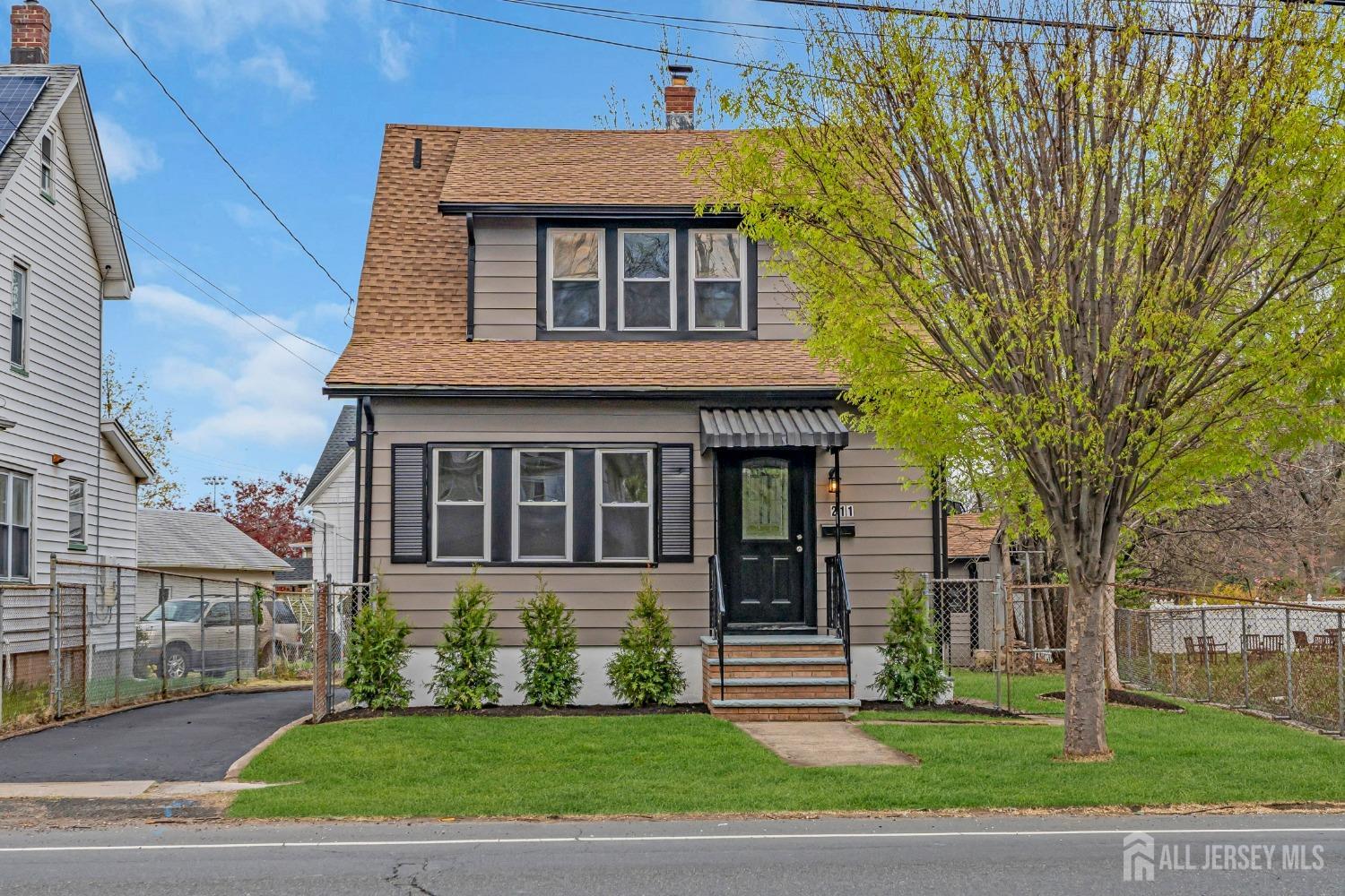 211 S Washington Avenue, Dunellen, New Jersey image 2