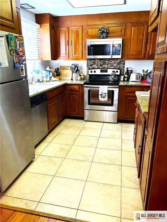 156 Pelham Lane #156N, Monroe Township, New Jersey image 4