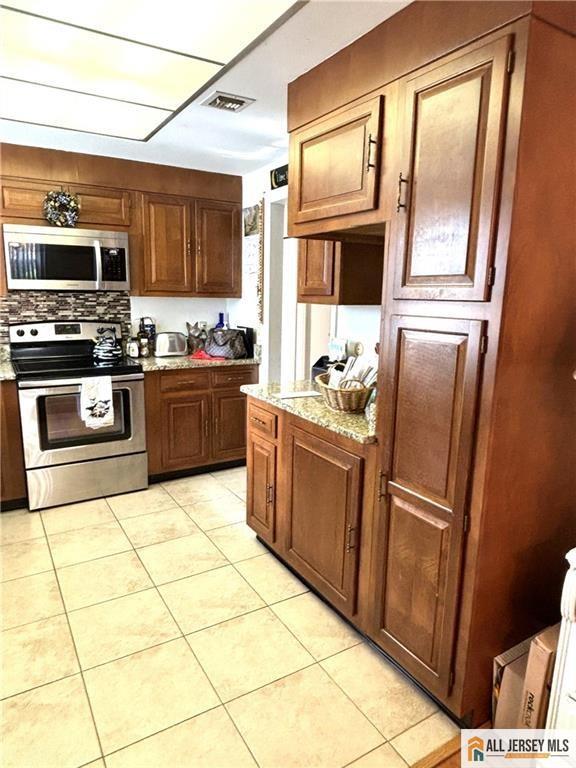 156 Pelham Lane #156N, Monroe Township, New Jersey image 5