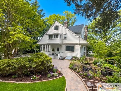 Homes For Sale - 56 Oak Avenue<br/> Middlesex County, Metuchen, NJ 08840