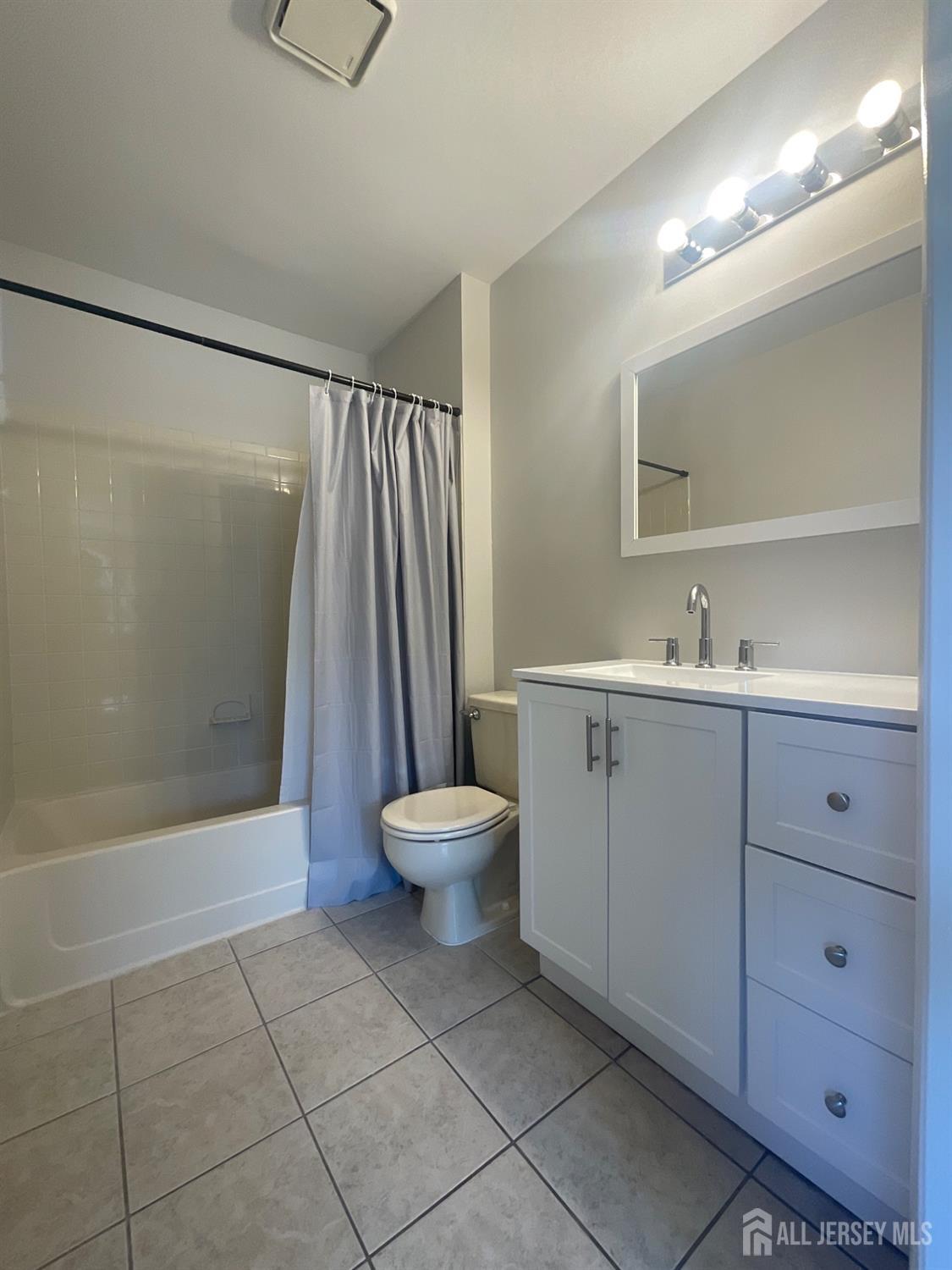 8301 Tamarron Drive, Plainsboro, New Jersey image 7
