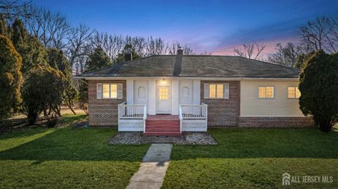 Homes For Sale - 321 Manalapan Road<br/> Spotswood, NJ 08884