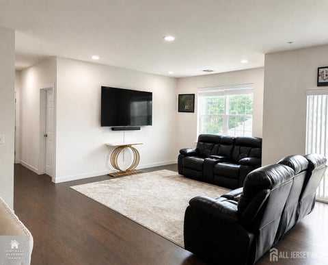 Condo For Sale - 732 Lorhan Drive<br/> Piscataway, NJ 08854