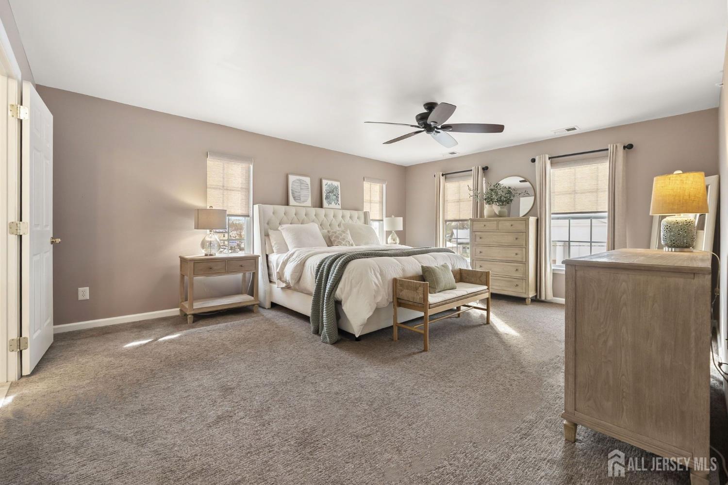 South Bound Brook, New Jersey 08880, United States, 3 Bedrooms Bedrooms, ,3 BathroomsBathrooms,Residential,Active,257493