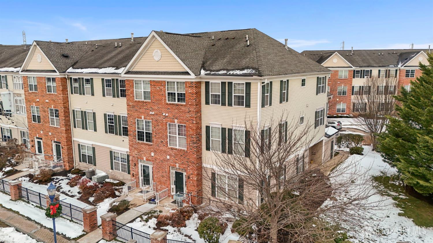 South Bound Brook, New Jersey 08880, United States, 3 Bedrooms Bedrooms, ,3 BathroomsBathrooms,Residential,Active,257493