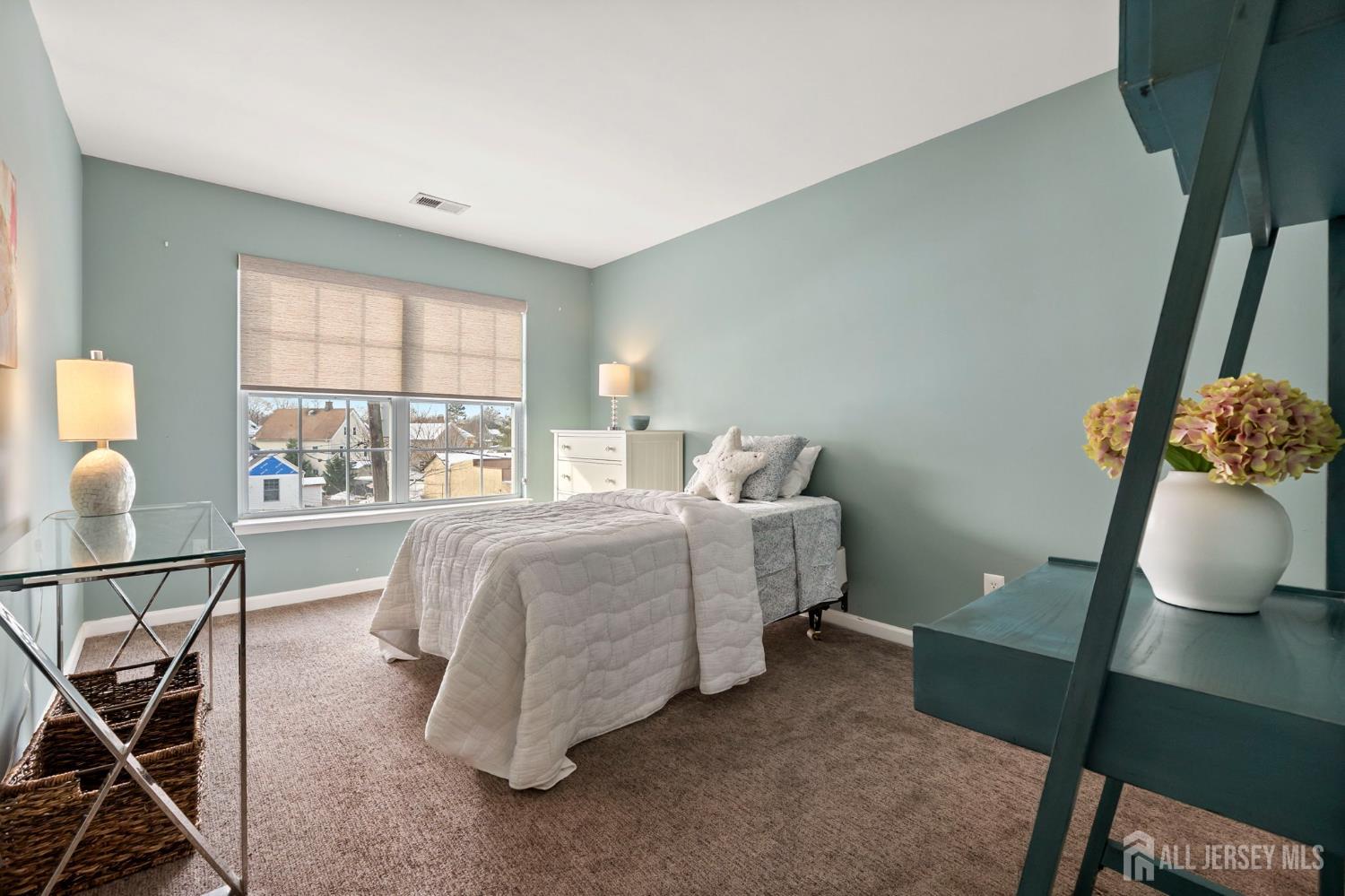 South Bound Brook, New Jersey 08880, United States, 3 Bedrooms Bedrooms, ,3 BathroomsBathrooms,Residential,Active,257493