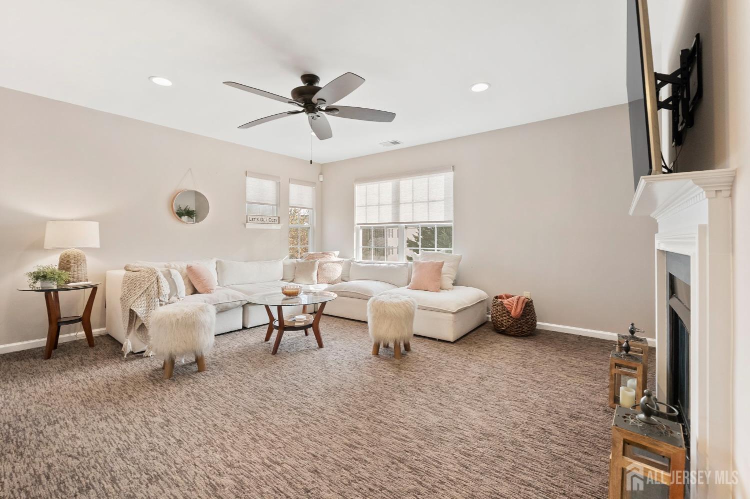 South Bound Brook, New Jersey 08880, United States, 3 Bedrooms Bedrooms, ,3 BathroomsBathrooms,Residential,Active,257493