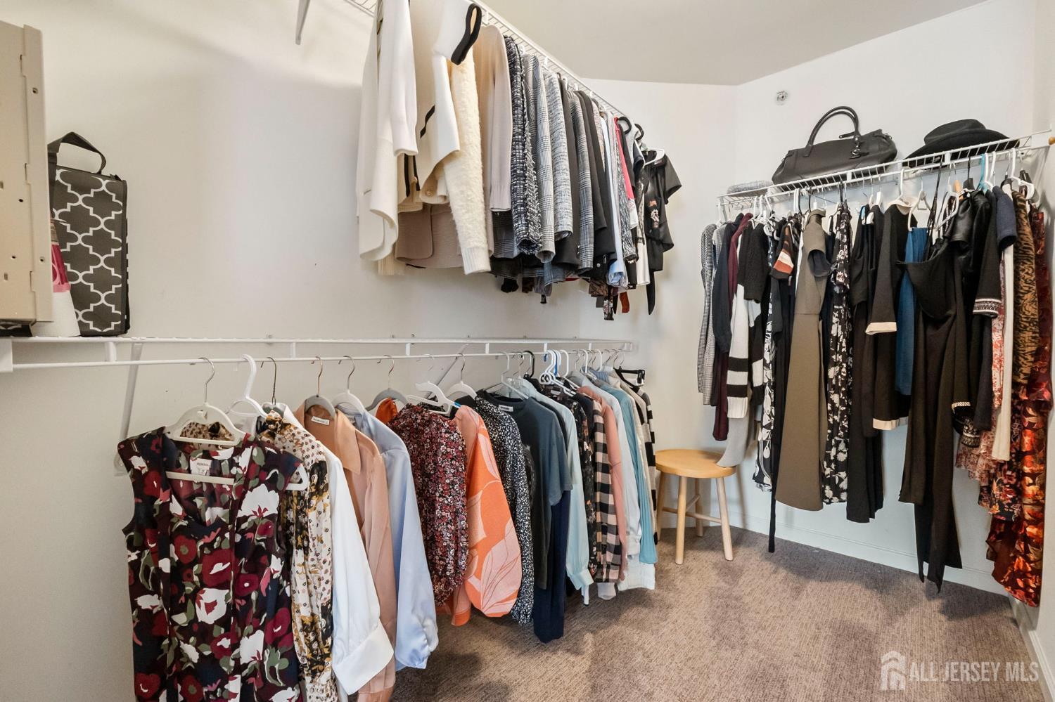 South Bound Brook, New Jersey 08880, United States, 3 Bedrooms Bedrooms, ,3 BathroomsBathrooms,Residential,Active,257493