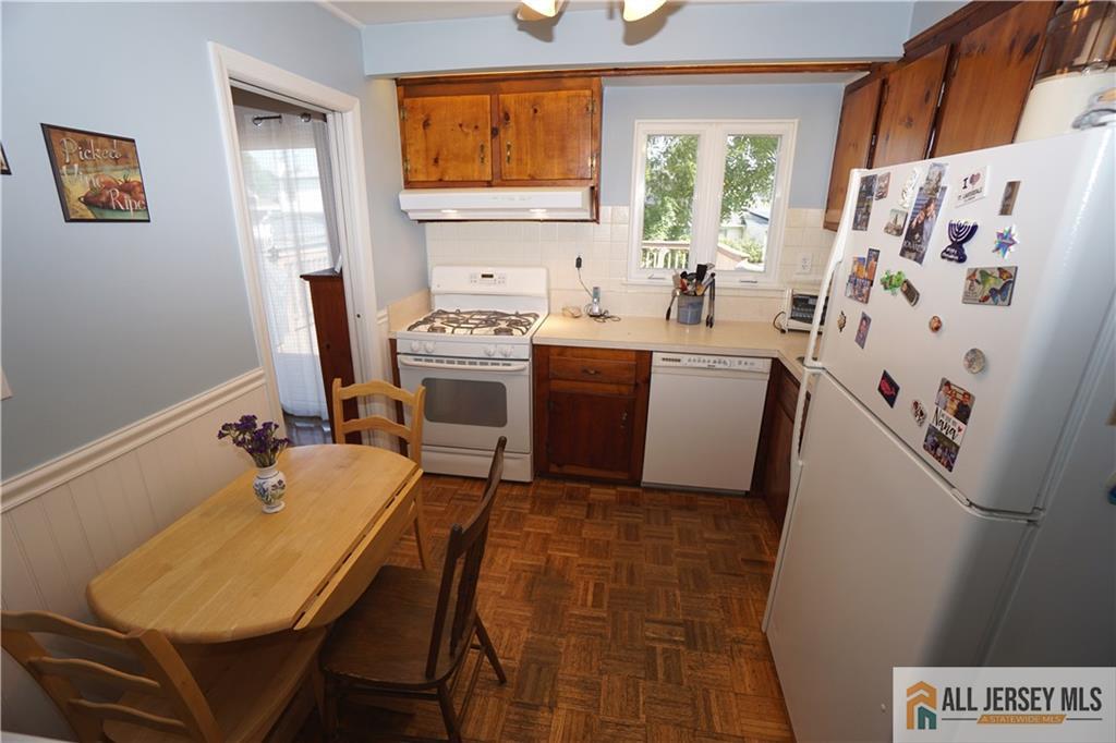 Photo 10 of 29 of 307 Colonia Boulevard house