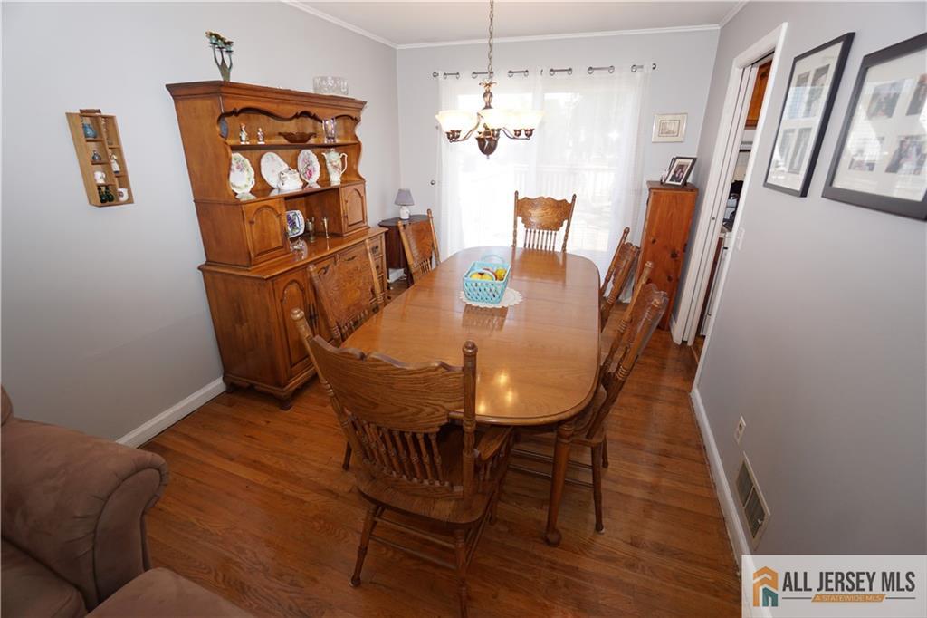 Photo 9 of 29 of 307 Colonia Boulevard house