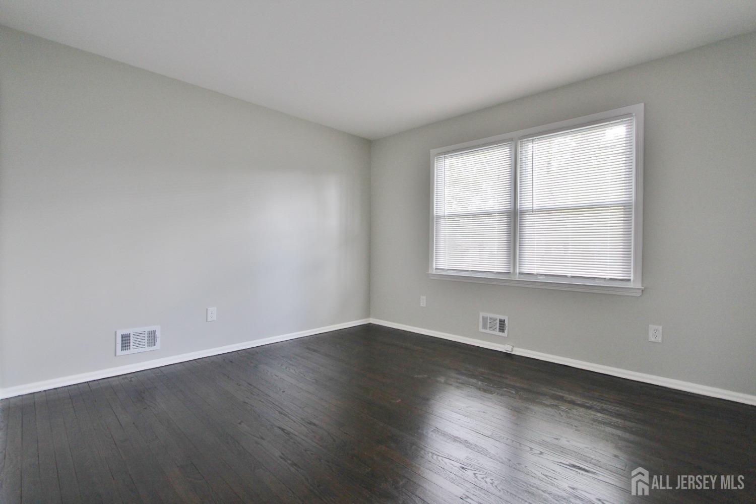 South Plainfield, New Jersey 07080, United States, 2 Bedrooms Bedrooms, ,1 BathroomBathrooms,Residential,Active,143756