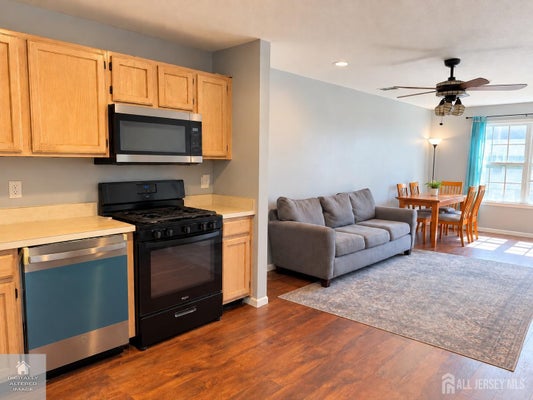 16 WILMBELTON CT, EDISON, NJ 08820 - Image 4d7f9fc2033eb208256a800823fcdf67/2350402090