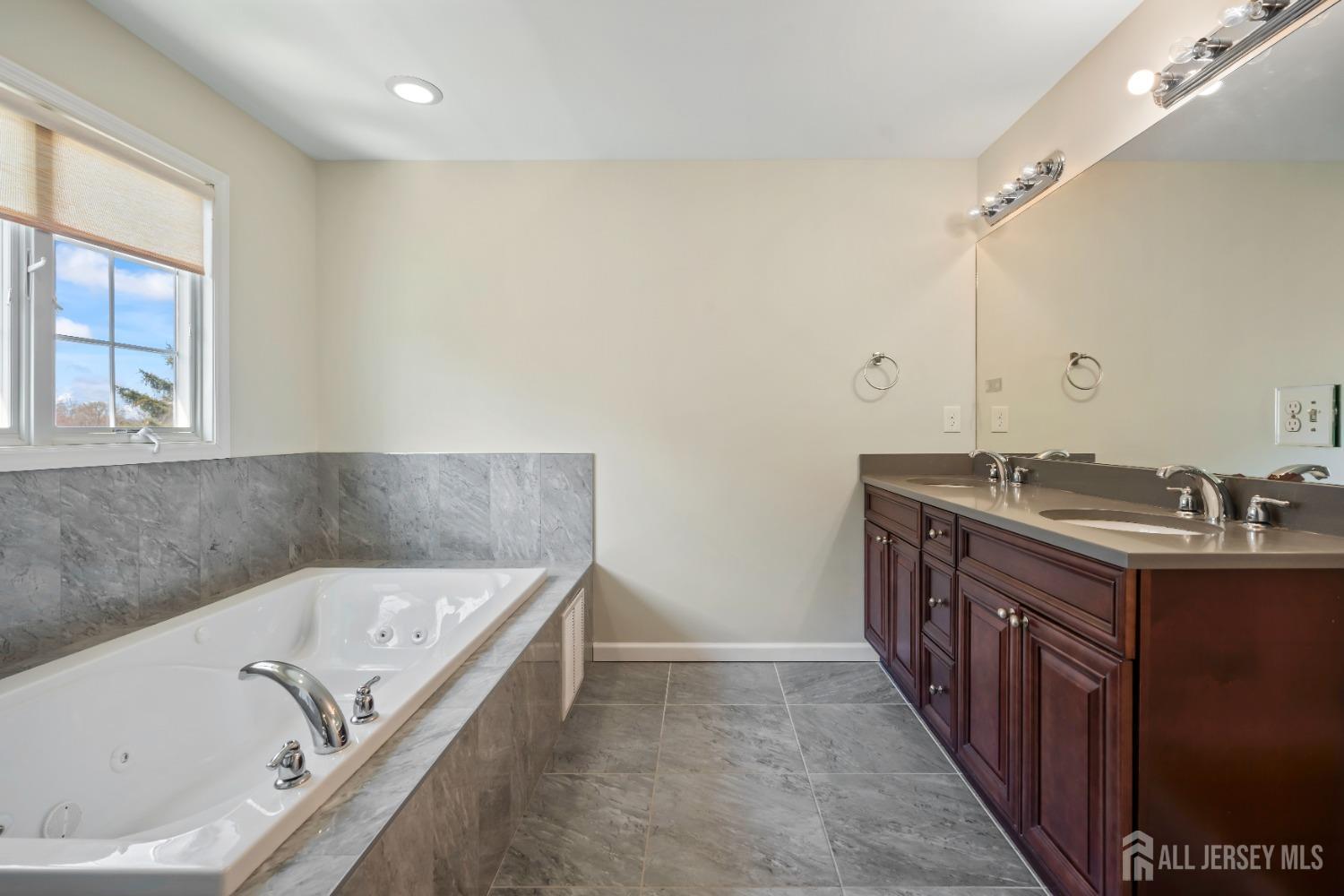 120 Normandy Road, Colonia, New Jersey image 35