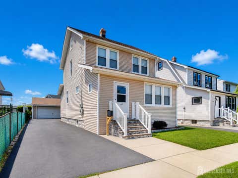 Homes For Sale - 165 Randolph Street<br/> Middlesex, NJ 07008