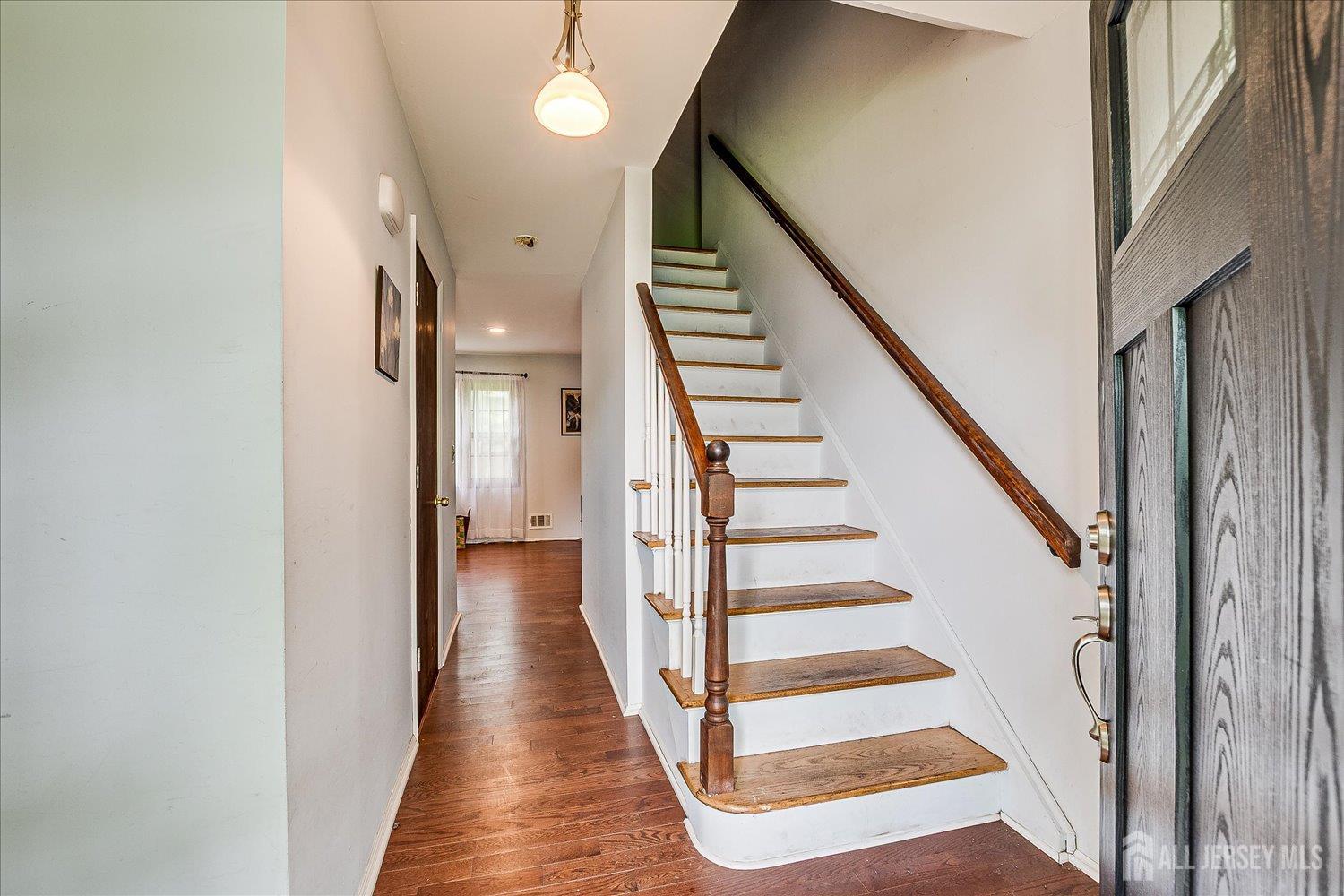 10 Ginesi Court, Metuchen, New Jersey image 5
