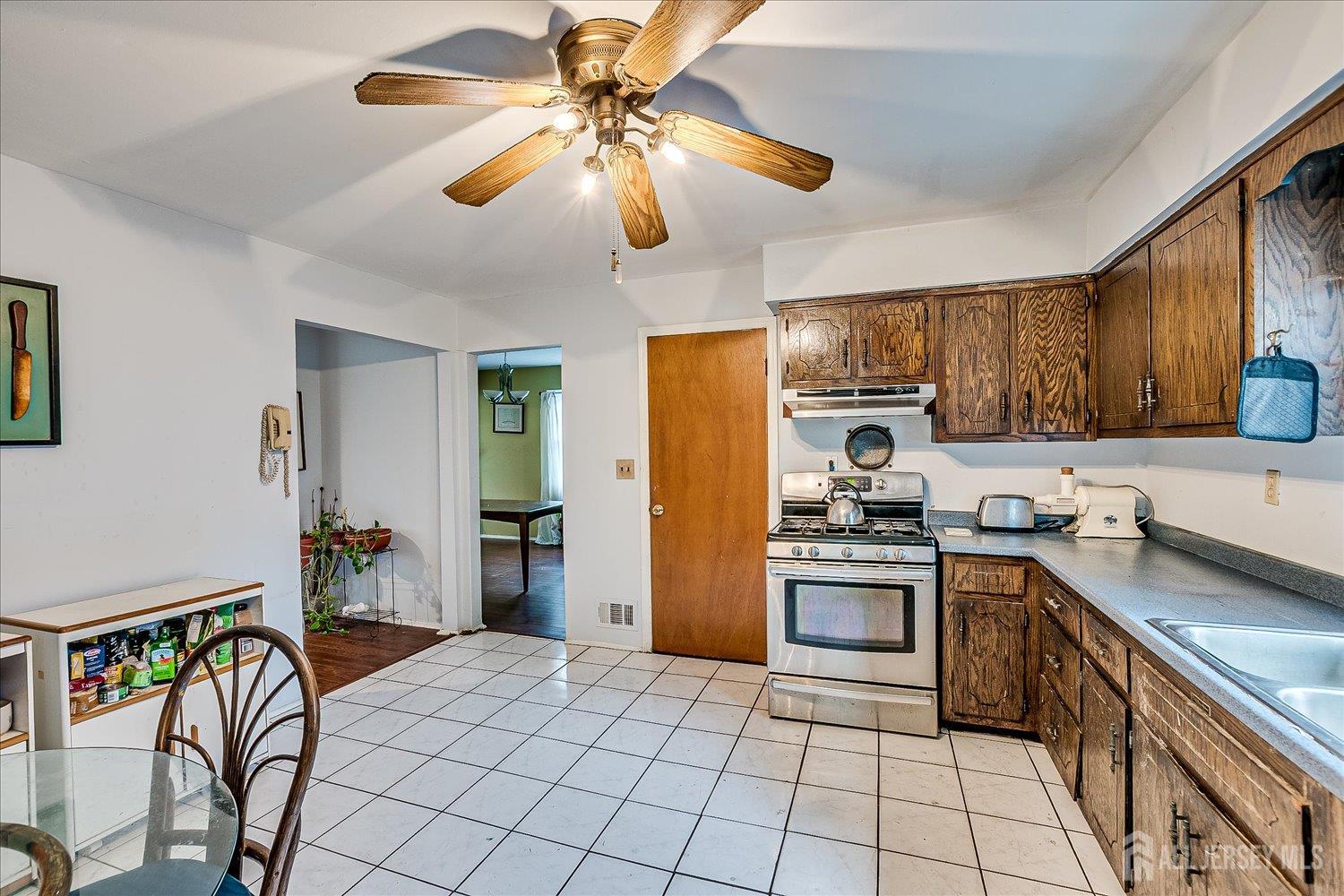 10 Ginesi Court, Metuchen, New Jersey image 18