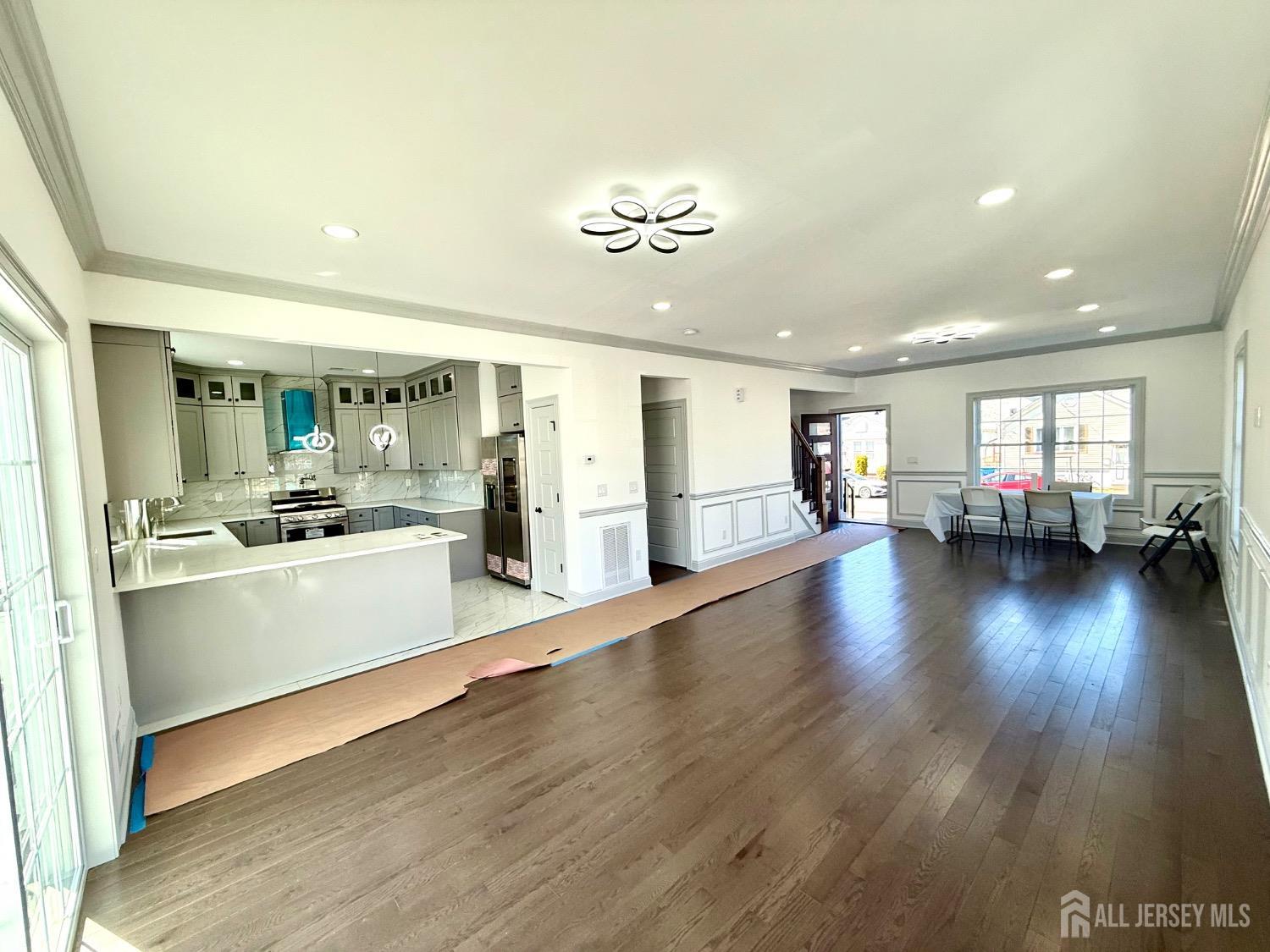 47 Bird Avenue, Iselin, New Jersey image 3