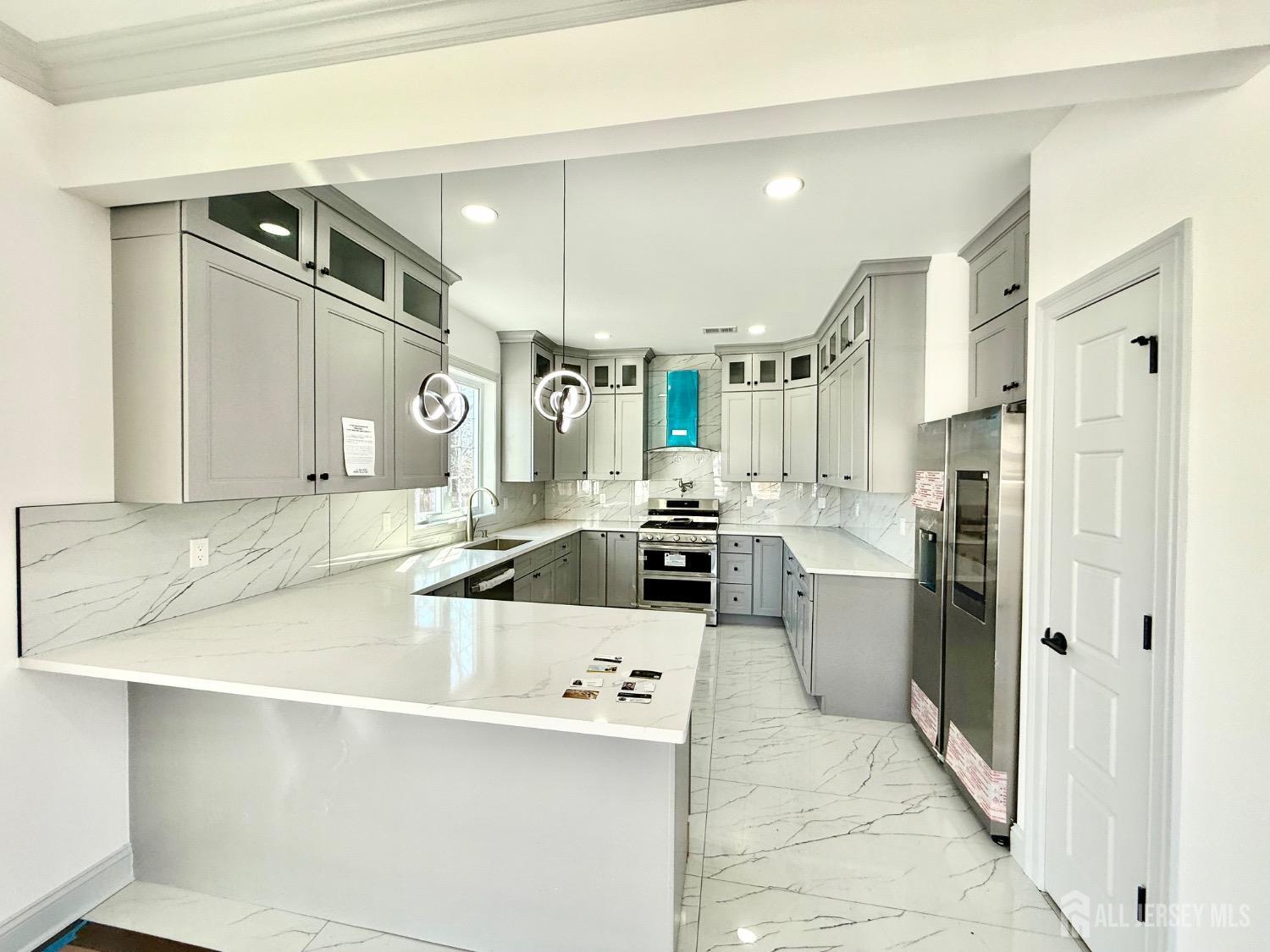 47 Bird Avenue, Iselin, New Jersey image 2