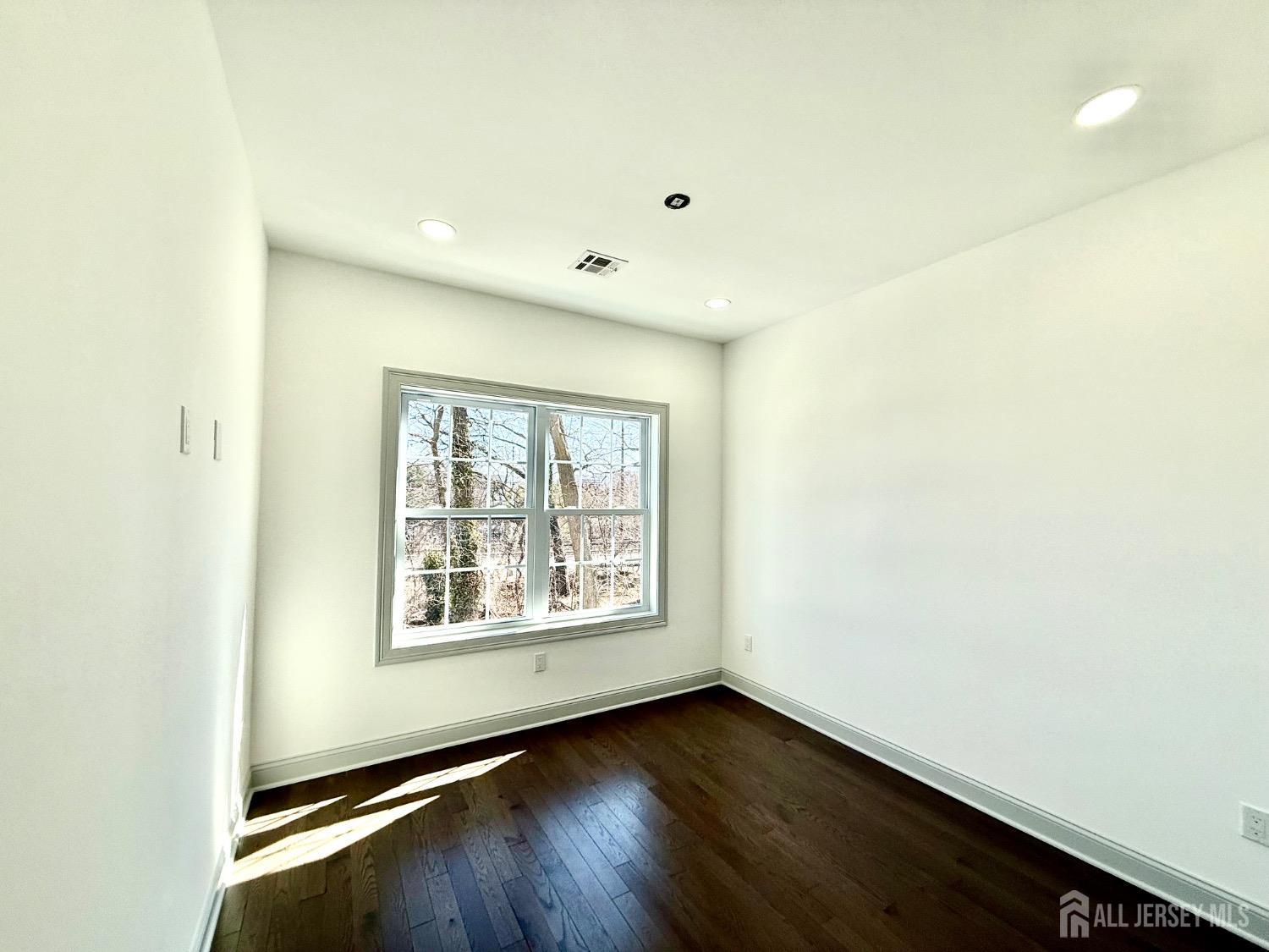 47 Bird Avenue, Iselin, New Jersey image 9
