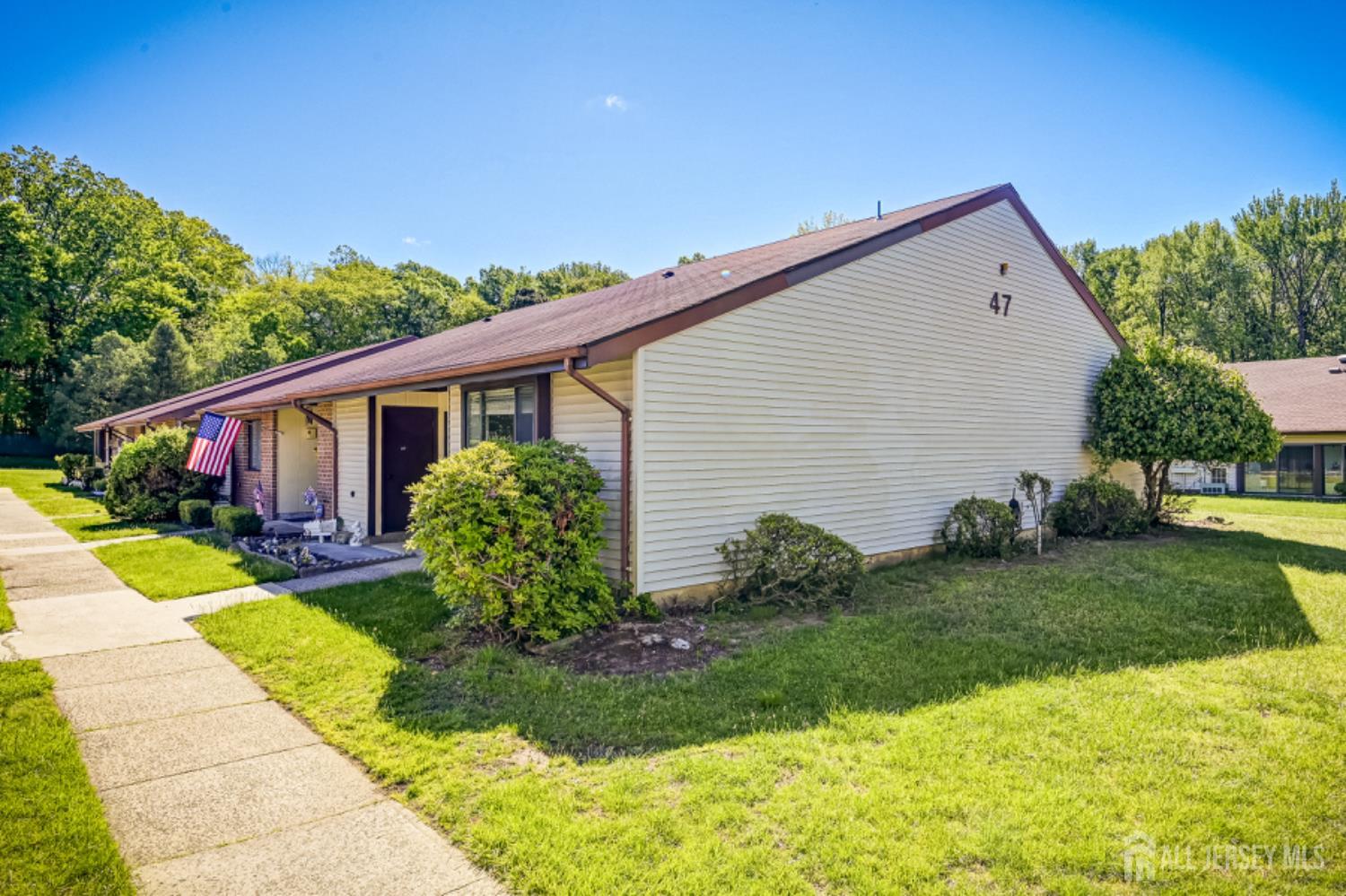 47 Wild Turkey Way, Manalapan, New Jersey image 2