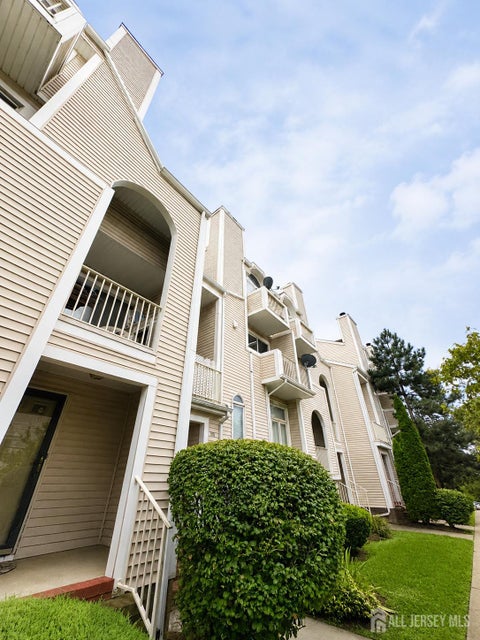Townhouse For Rent - 410 Johnstone Street<br/> Perth Amboy, NJ 08861