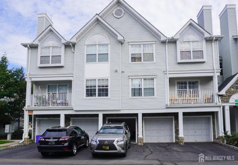 Townhouse For Rent - 48 Prestwick Way<br/> Edison, NJ 08820
