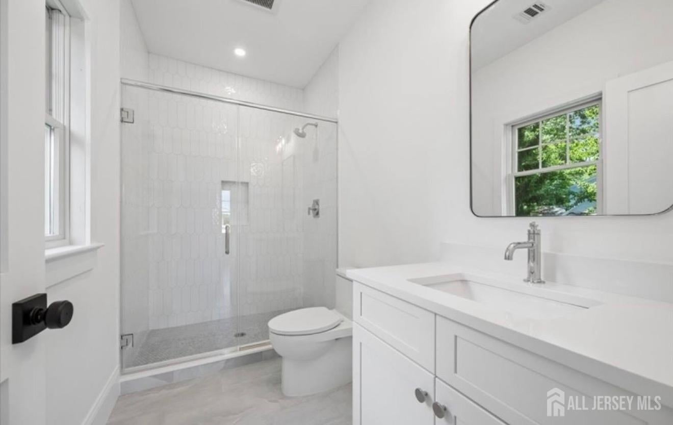 21 Middlesex Ave, Edison, NJ, 08820, USA, 5 Bedrooms Bedrooms, ,5 BathroomsBathrooms,Residential,Active,21 Middlesex Ave,2615867R