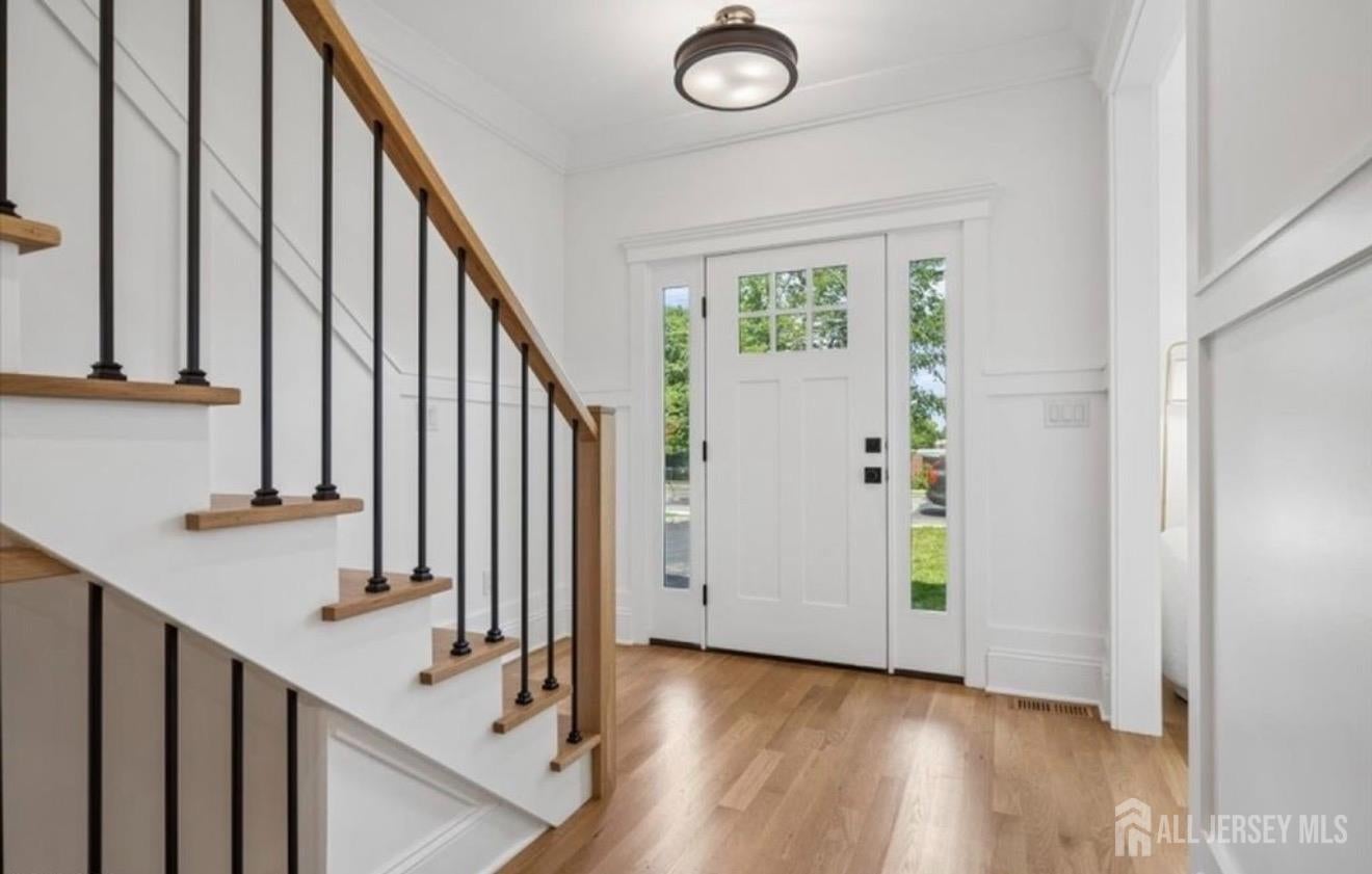 21 Middlesex Ave, Edison, NJ, 08820, USA, 5 Bedrooms Bedrooms, ,5 BathroomsBathrooms,Residential,Active,21 Middlesex Ave,2615867R