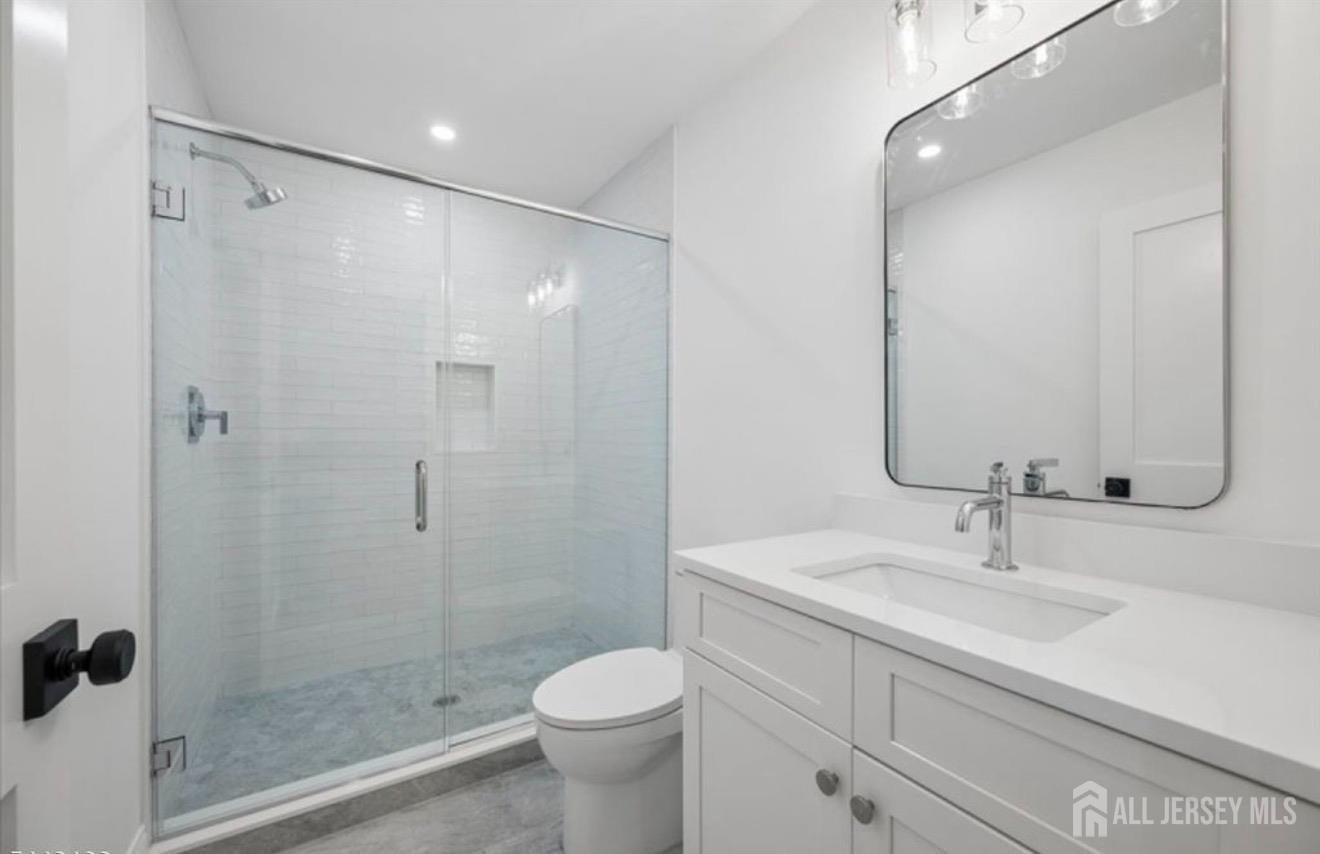 21 Middlesex Ave, Edison, NJ, 08820, USA, 5 Bedrooms Bedrooms, ,5 BathroomsBathrooms,Residential,Active,21 Middlesex Ave,2615867R