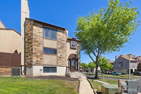 Townhouse For Rent - 190 Goldmine Lane<br/> Old Bridge, NJ 08857