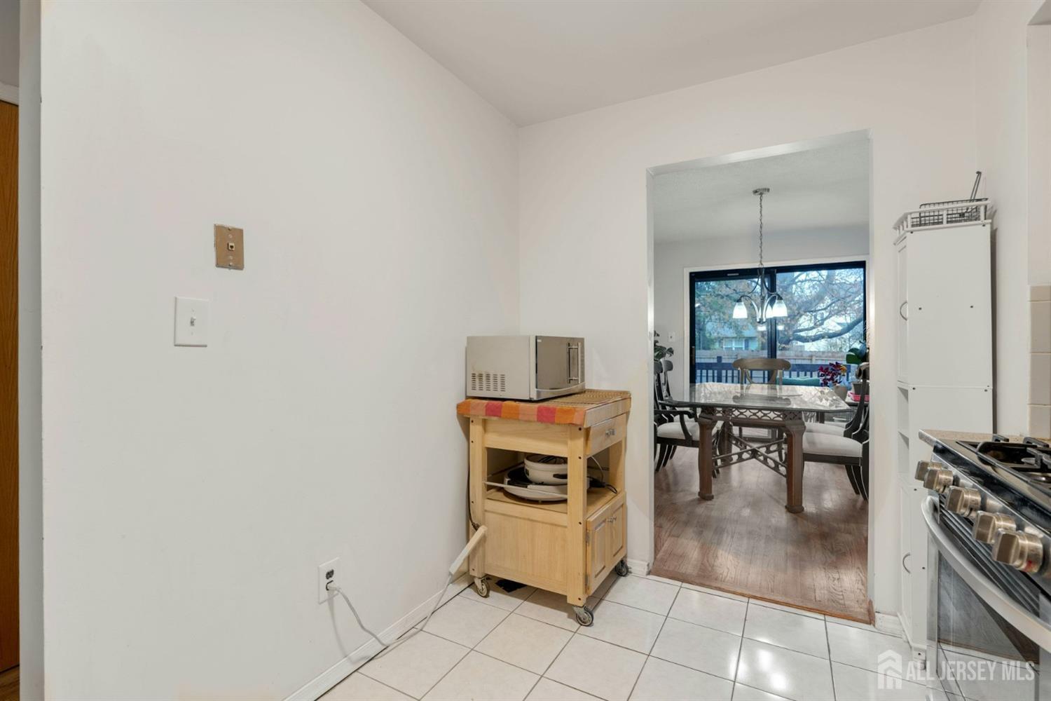 1 Pheasant Run, Edison, New Jersey image 12