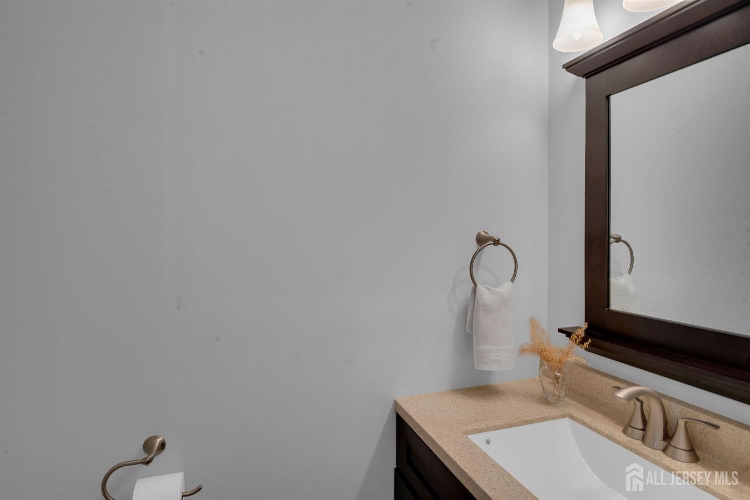 South Brunswick, New Jersey 08852, United States, 2 Bedrooms Bedrooms, ,3 BathroomsBathrooms,Residential,Pending,8024