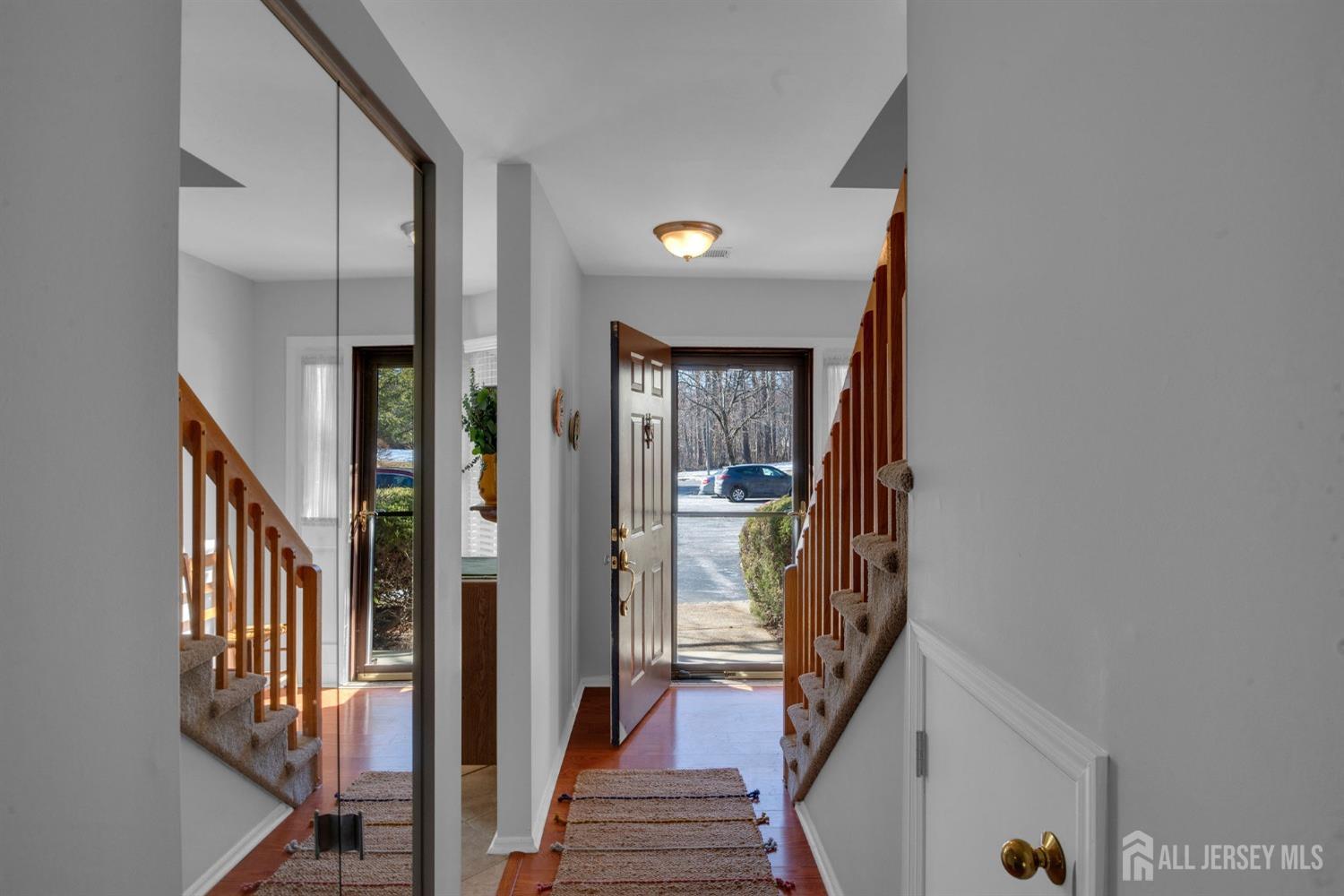 South Brunswick, New Jersey 08852, United States, 2 Bedrooms Bedrooms, ,3 BathroomsBathrooms,Residential,Pending,8024