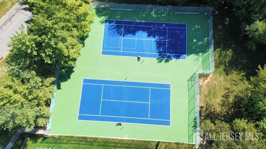 South Brunswick, New Jersey 08852, United States, 2 Bedrooms Bedrooms, ,3 BathroomsBathrooms,Residential,Pending,8024