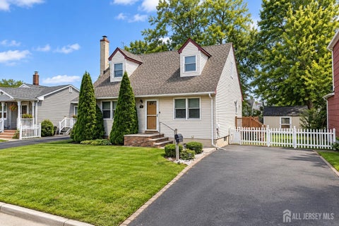 Homes For Sale - 129 S 20th Avenue<br/> Somerset County, Manville, NJ 08835