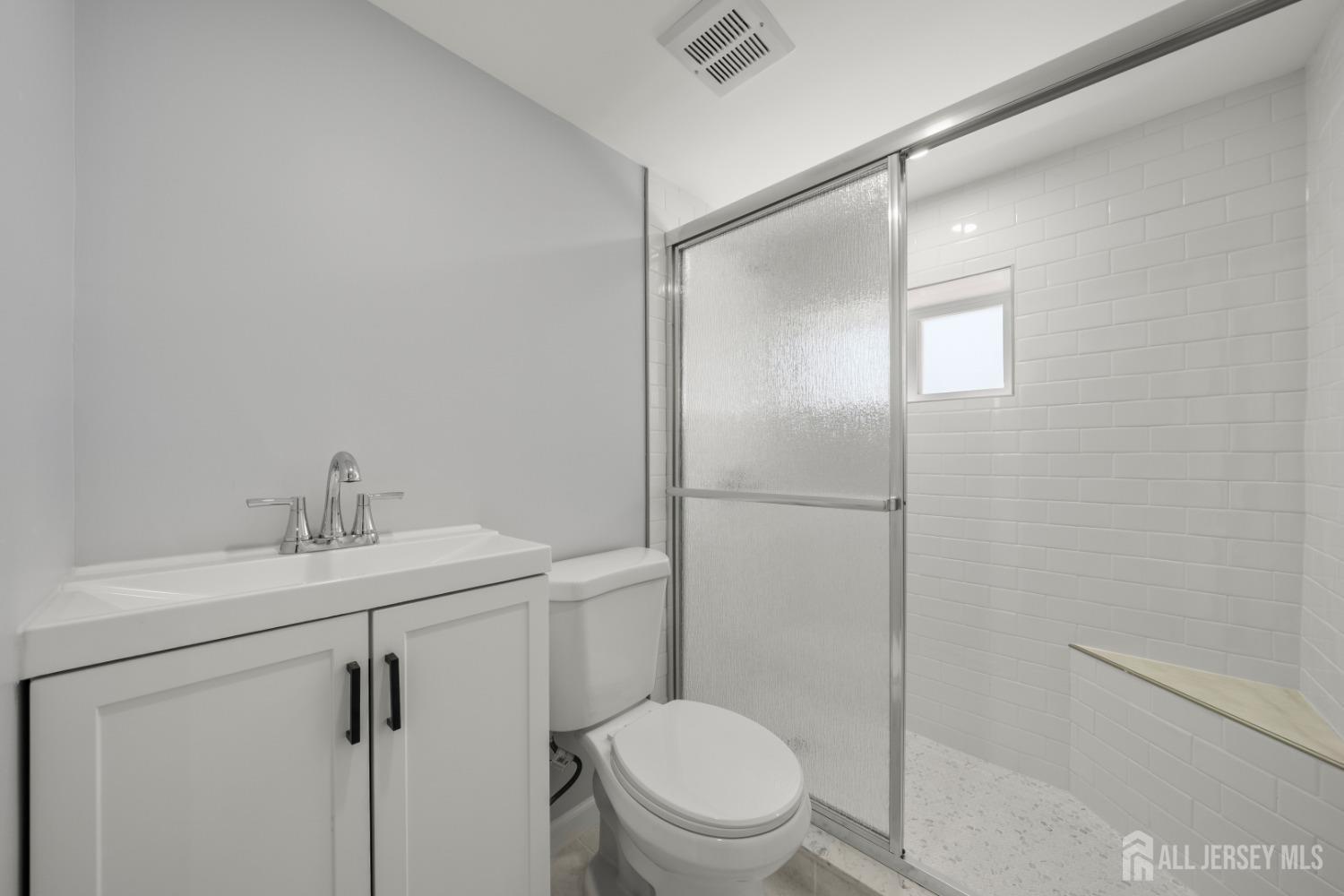 657 Amboy Avenue, Edison, New Jersey image 24