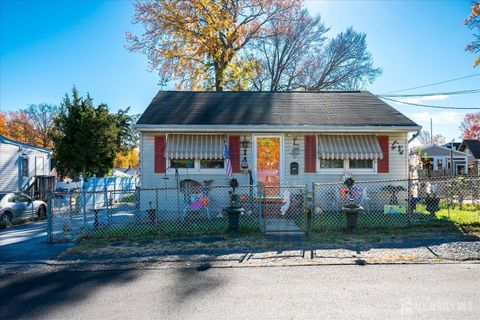 Homes For Sale - 615 Greenwood Avenue<br/> Middlesex County, Old Bridge, NJ 08879