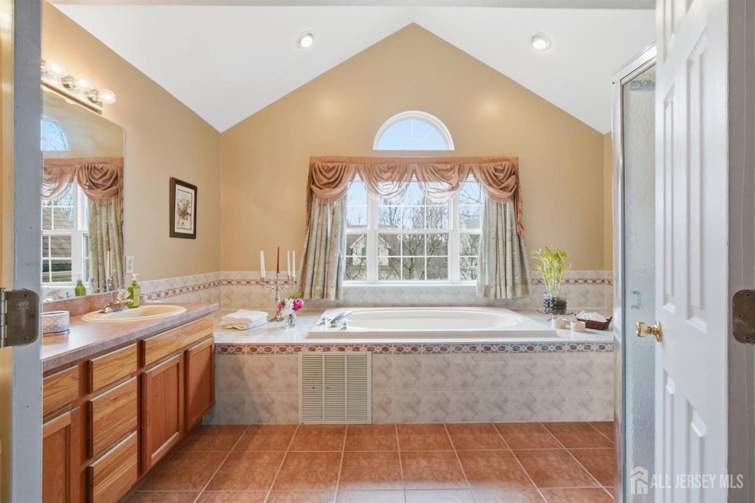 South Brunswick, New Jersey, 08852, United States, 4 Bedrooms Bedrooms, ,3 BathroomsBathrooms,Residential,Active,2043800