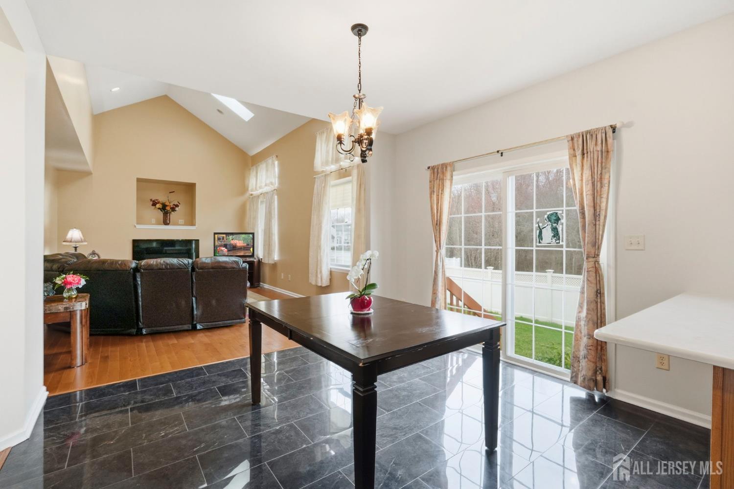 South Brunswick, New Jersey, 08852, United States, 4 Bedrooms Bedrooms, ,3 BathroomsBathrooms,Residential,Active,2043800