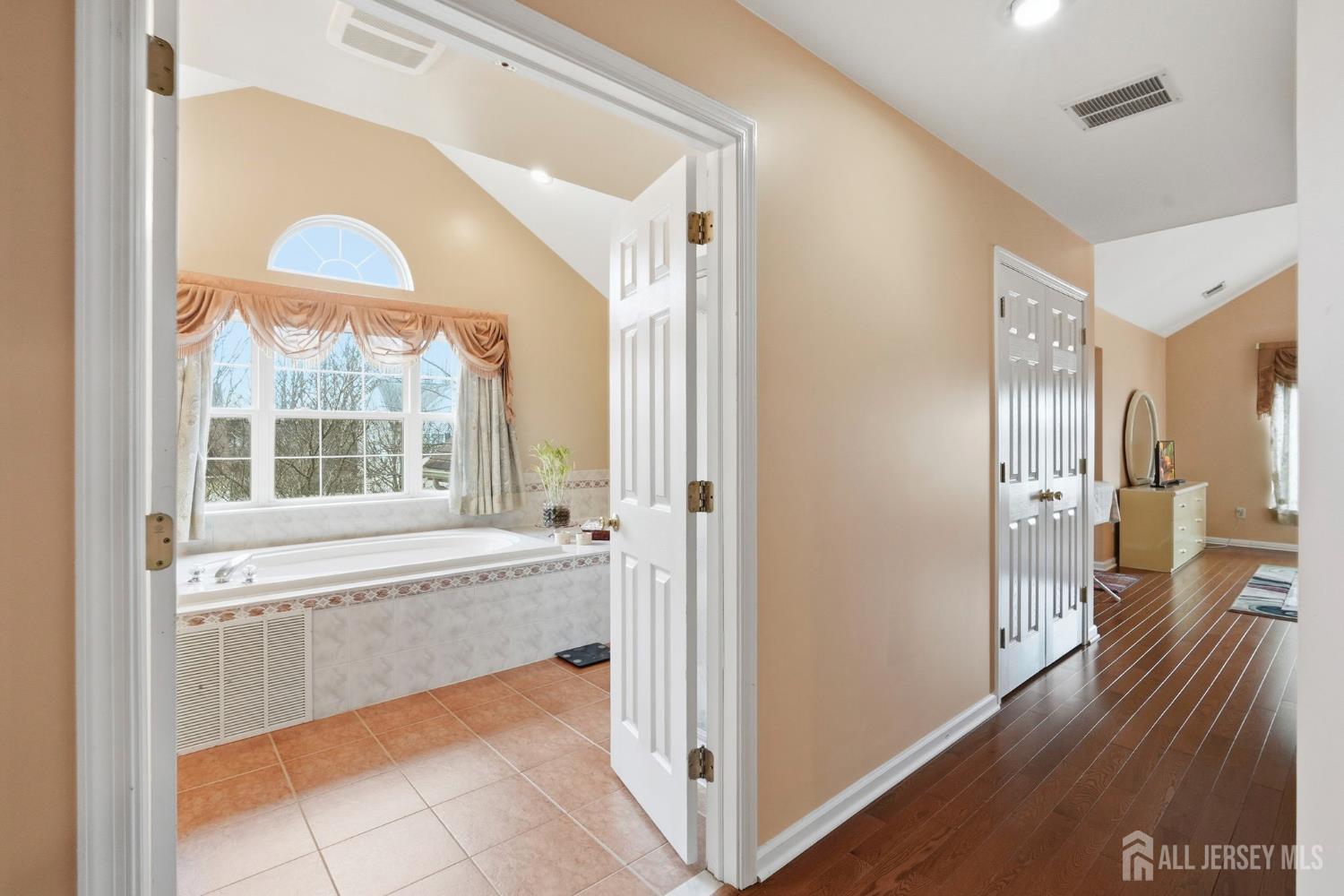 South Brunswick, New Jersey, 08852, United States, 4 Bedrooms Bedrooms, ,3 BathroomsBathrooms,Residential,Active,2043800