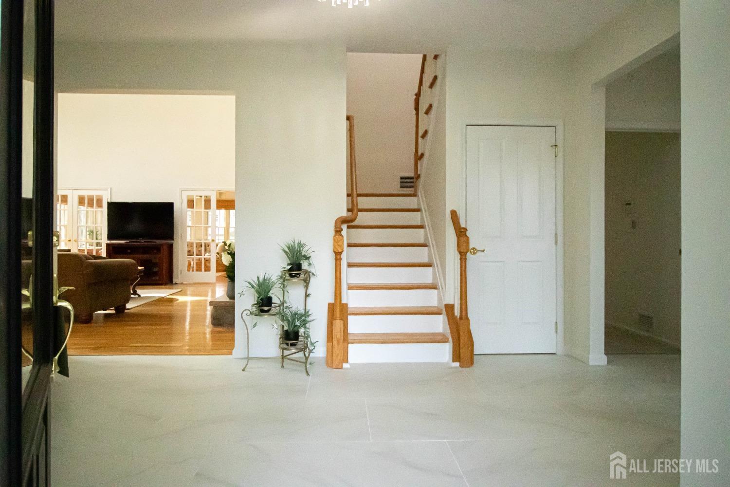 640 Old Stage Road, East Brunswick, New Jersey image 4