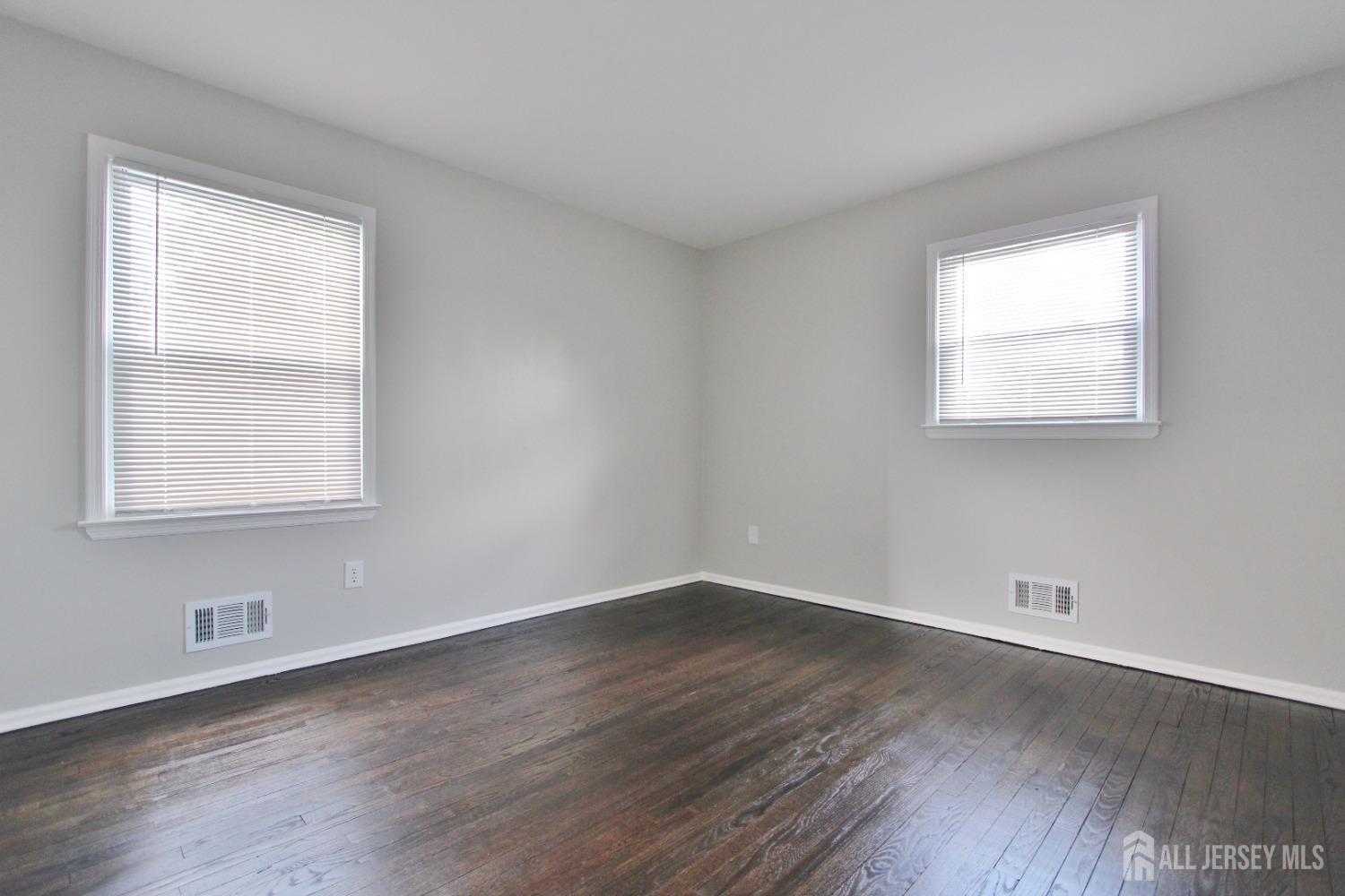 South Plainfield, New Jersey 07080, United States, 2 Bedrooms Bedrooms, ,1 BathroomBathrooms,Residential,Active,165478