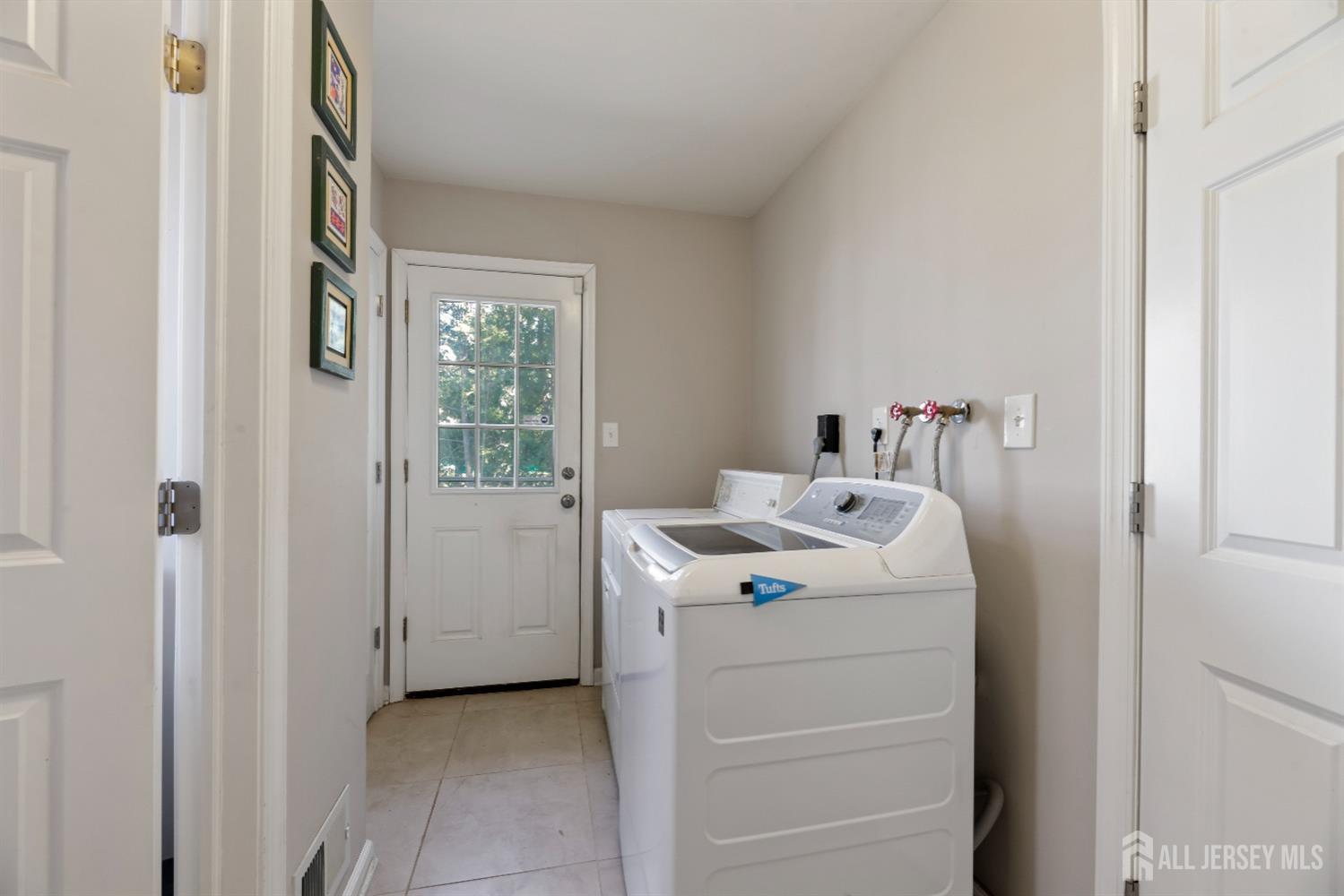 1 Hillwood Road, East Brunswick, New Jersey image 15