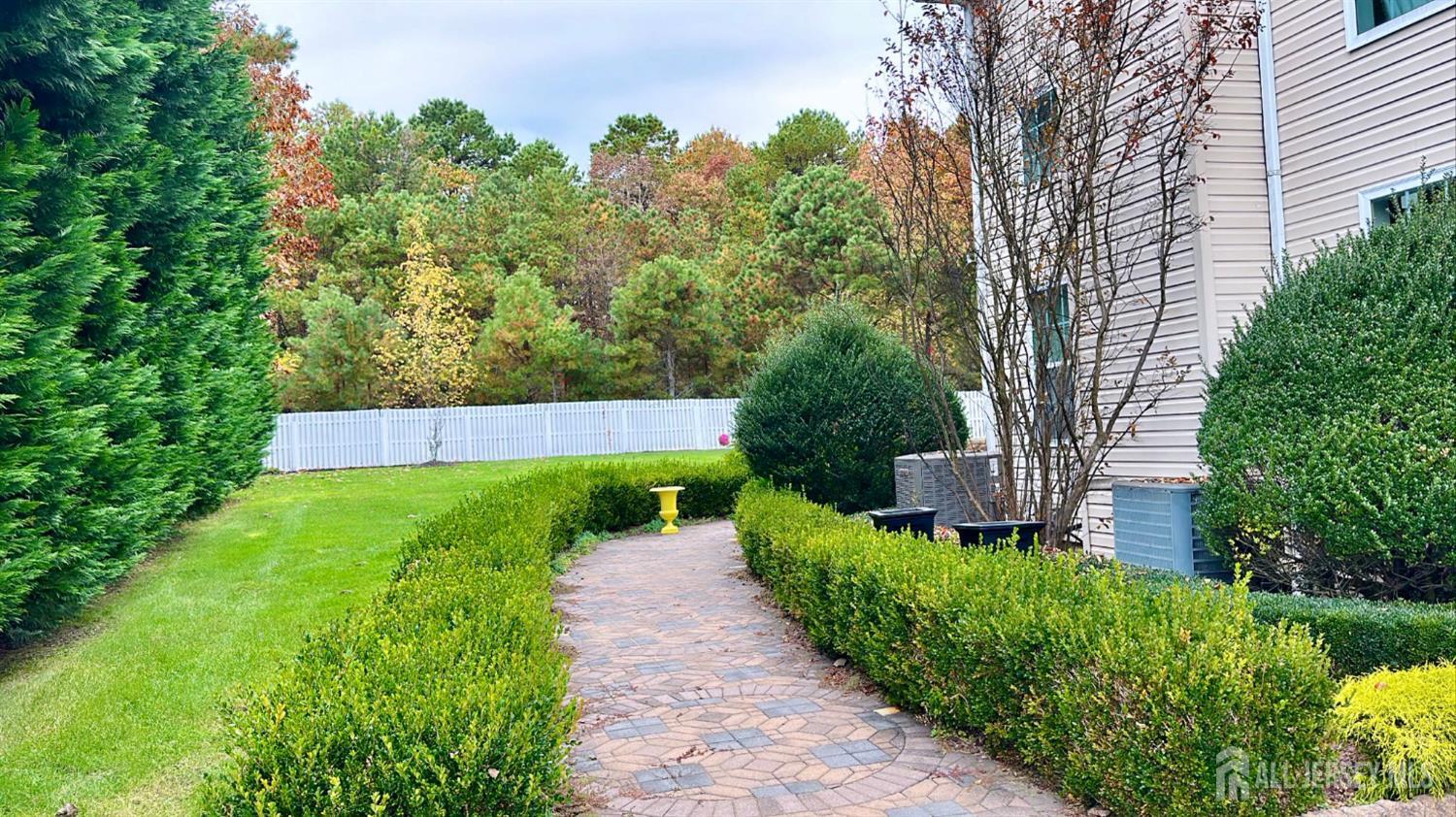 Plainsboro, New Jersey 08536, United States, 5 Bedrooms Bedrooms, ,3 BathroomsBathrooms,Residential,Active,214534