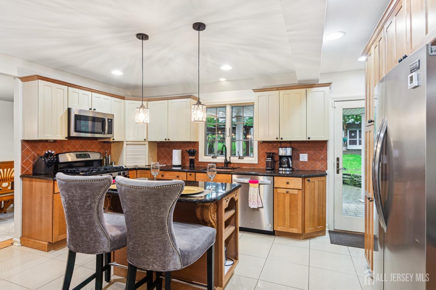 95 Union Avenue, Edison, New Jersey image 7